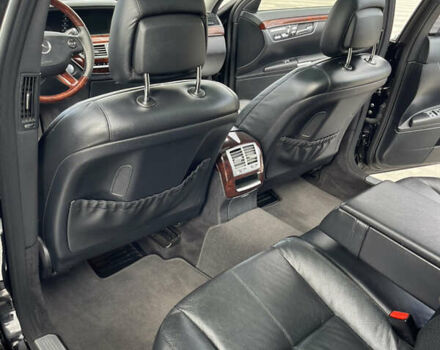 Черный Мерседес С Класс, объемом двигателя 5.5 л и пробегом 165 тыс. км за 15500 $, фото 31 на Automoto.ua