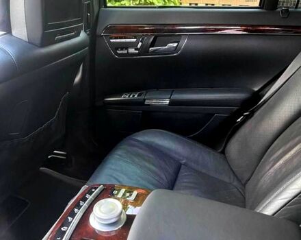 Черный Мерседес С Класс, объемом двигателя 5.5 л и пробегом 283 тыс. км за 13000 $, фото 11 на Automoto.ua