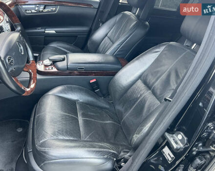 Черный Мерседес С Класс, объемом двигателя 5.46 л и пробегом 243 тыс. км за 14990 $, фото 23 на Automoto.ua