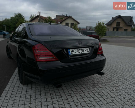 Черный Мерседес С Класс, объемом двигателя 5.5 л и пробегом 186 тыс. км за 12000 $, фото 5 на Automoto.ua