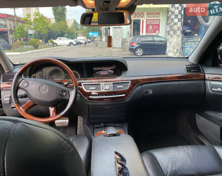 Чорний Мерседес С Клас, об'ємом двигуна 5.5 л та пробігом 375 тис. км за 9800 $, фото 6 на Automoto.ua