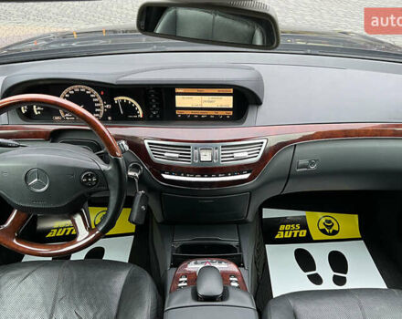 Черный Мерседес С Класс, объемом двигателя 3.5 л и пробегом 245 тыс. км за 13750 $, фото 13 на Automoto.ua