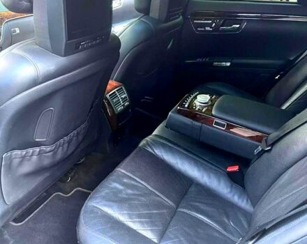 Черный Мерседес С Класс, объемом двигателя 5.5 л и пробегом 283 тыс. км за 13000 $, фото 10 на Automoto.ua
