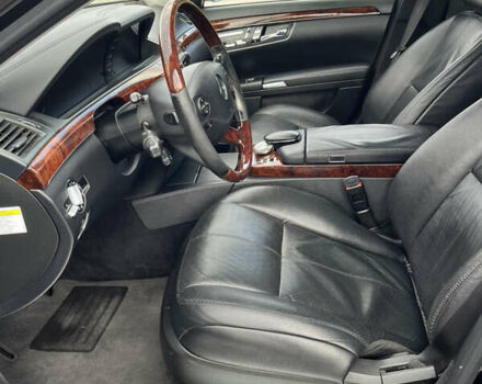 Черный Мерседес С Класс, объемом двигателя 5.5 л и пробегом 165 тыс. км за 15500 $, фото 20 на Automoto.ua