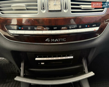 Чорний Мерседес С Клас, об'ємом двигуна 5.46 л та пробігом 245 тис. км за 8500 $, фото 21 на Automoto.ua