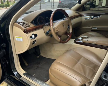 Черный Мерседес С Класс, объемом двигателя 5.5 л и пробегом 260 тыс. км за 13000 $, фото 12 на Automoto.ua