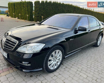 Черный Мерседес С Класс, объемом двигателя 5.46 л и пробегом 250 тыс. км за 15000 $, фото 3 на Automoto.ua