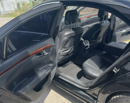 Чорний Мерседес С Клас, об'ємом двигуна 5.5 л та пробігом 260 тис. км за 12999 $, фото 27 на Automoto.ua