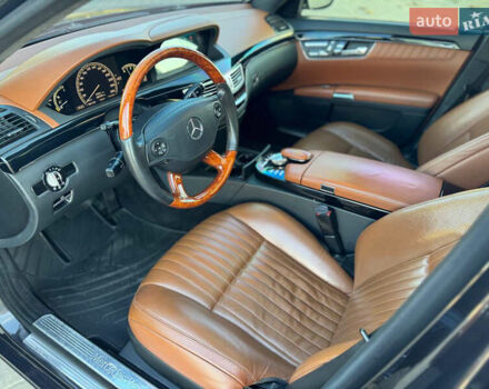 Черный Мерседес С Класс, объемом двигателя 4.66 л и пробегом 302 тыс. км за 9900 $, фото 16 на Automoto.ua