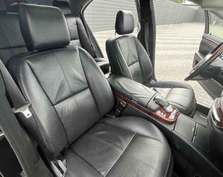 Черный Мерседес С Класс, объемом двигателя 5.5 л и пробегом 165 тыс. км за 15500 $, фото 25 на Automoto.ua