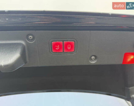 Чорний Мерседес С Клас, об'ємом двигуна 5.46 л та пробігом 245 тис. км за 8500 $, фото 27 на Automoto.ua