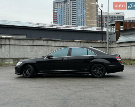 Черный Мерседес С Класс, объемом двигателя 5.46 л и пробегом 160 тыс. км за 13000 $, фото 7 на Automoto.ua