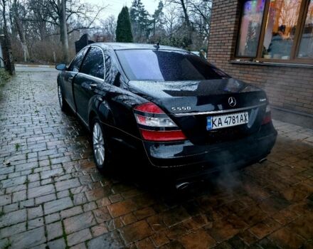 Черный Мерседес С Класс, объемом двигателя 5.5 л и пробегом 330 тыс. км за 10000 $, фото 3 на Automoto.ua