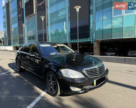 Черный Мерседес С Класс, объемом двигателя 3.5 л и пробегом 164 тыс. км за 12400 $, фото 1 на Automoto.ua