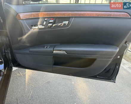 Черный Мерседес С Класс, объемом двигателя 3.5 л и пробегом 164 тыс. км за 12400 $, фото 21 на Automoto.ua