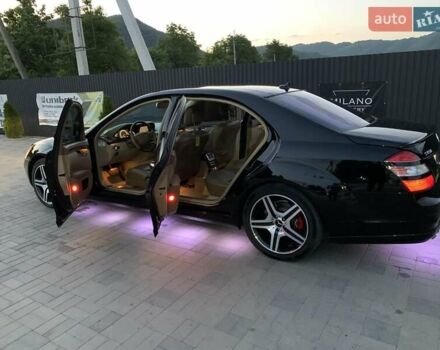 Черный Мерседес С Класс, объемом двигателя 5.5 л и пробегом 341 тыс. км за 8000 $, фото 1 на Automoto.ua