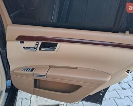 Чорний Мерседес С Клас, об'ємом двигуна 5.46 л та пробігом 357 тис. км за 9999 $, фото 15 на Automoto.ua