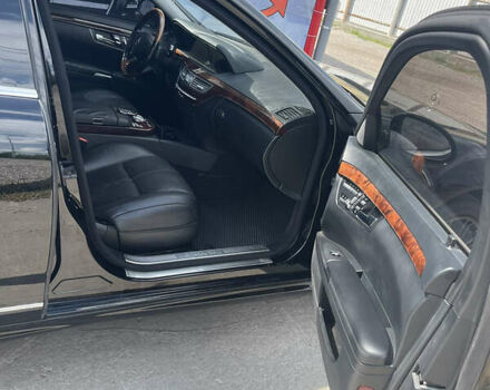 Чорний Мерседес С Клас, об'ємом двигуна 5.5 л та пробігом 260 тис. км за 12999 $, фото 32 на Automoto.ua