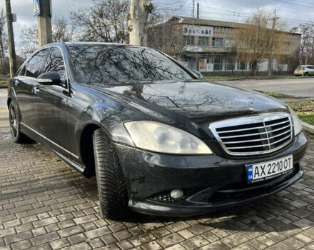 Черный Мерседес С Класс, объемом двигателя 4.7 л и пробегом 320 тыс. км за 9800 $, фото 2 на Automoto.ua