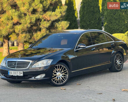 Черный Мерседес С Класс, объемом двигателя 4.66 л и пробегом 302 тыс. км за 9900 $, фото 2 на Automoto.ua