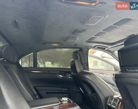 Чорний Мерседес С Клас, об'ємом двигуна 5.46 л та пробігом 129 тис. км за 17000 $, фото 21 на Automoto.ua