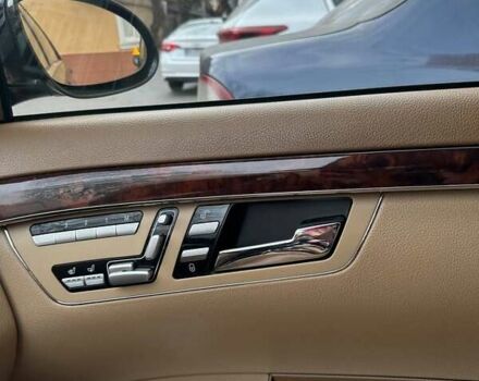 Чорний Мерседес С Клас, об'ємом двигуна 5.5 л та пробігом 180 тис. км за 13500 $, фото 14 на Automoto.ua