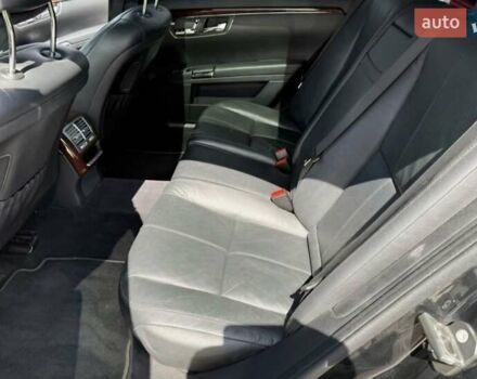 Черный Мерседес С Класс, объемом двигателя 5.46 л и пробегом 440 тыс. км за 10000 $, фото 11 на Automoto.ua