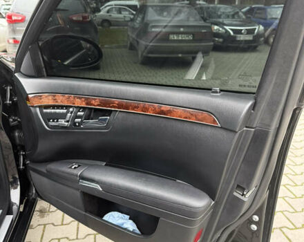 Черный Мерседес С Класс, объемом двигателя 3 л и пробегом 295 тыс. км за 12999 $, фото 16 на Automoto.ua