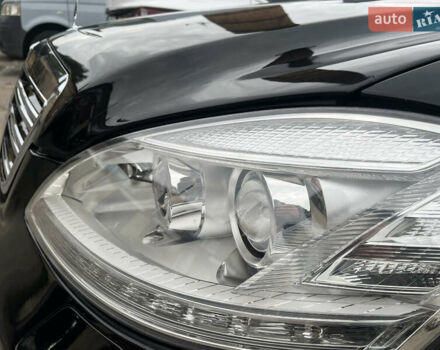 Черный Мерседес С Класс, объемом двигателя 5.46 л и пробегом 252 тыс. км за 18000 $, фото 24 на Automoto.ua