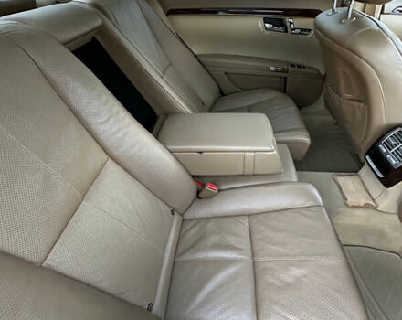 Черный Мерседес С Класс, объемом двигателя 5.5 л и пробегом 170 тыс. км за 17000 $, фото 26 на Automoto.ua