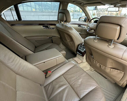 Черный Мерседес С Класс, объемом двигателя 5.5 л и пробегом 170 тыс. км за 17000 $, фото 27 на Automoto.ua