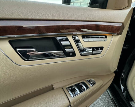 Черный Мерседес С Класс, объемом двигателя 5.5 л и пробегом 170 тыс. км за 17000 $, фото 38 на Automoto.ua