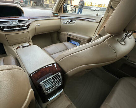 Черный Мерседес С Класс, объемом двигателя 5.5 л и пробегом 170 тыс. км за 17000 $, фото 35 на Automoto.ua