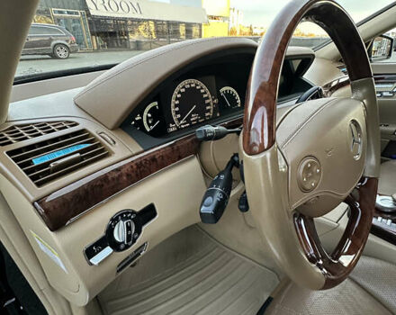 Черный Мерседес С Класс, объемом двигателя 5.5 л и пробегом 170 тыс. км за 17000 $, фото 40 на Automoto.ua