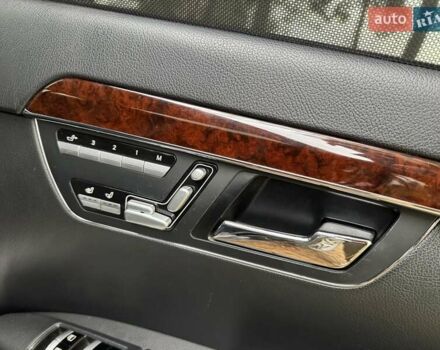 Чорний Мерседес С Клас, об'ємом двигуна 3.5 л та пробігом 176 тис. км за 10800 $, фото 31 на Automoto.ua