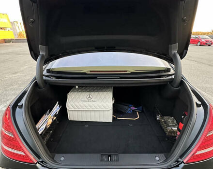 Черный Мерседес С Класс, объемом двигателя 5.5 л и пробегом 170 тыс. км за 17000 $, фото 54 на Automoto.ua