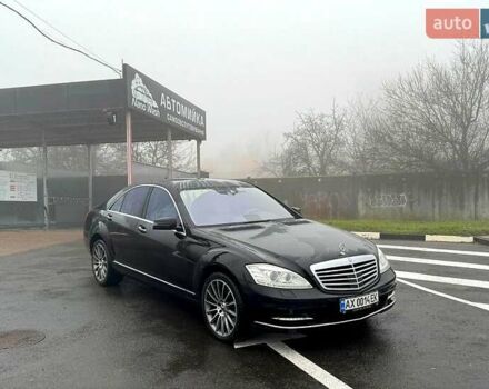 Чорний Мерседес С Клас, об'ємом двигуна 5.5 л та пробігом 286 тис. км за 15000 $, фото 6 на Automoto.ua