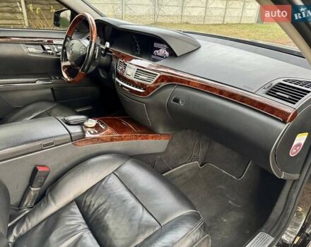 Чорний Мерседес С Клас, об'ємом двигуна 3.5 л та пробігом 176 тис. км за 10999 $, фото 27 на Automoto.ua