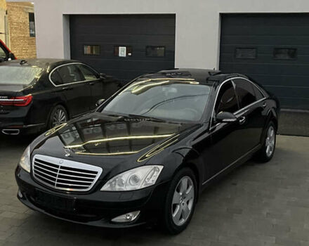 Черный Мерседес С Класс, объемом двигателя 3 л и пробегом 293 тыс. км за 9999 $, фото 4 на Automoto.ua