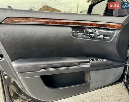 Черный Мерседес С Класс, объемом двигателя 3.5 л и пробегом 176 тыс. км за 11999 $, фото 14 на Automoto.ua