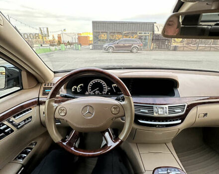 Черный Мерседес С Класс, объемом двигателя 5.5 л и пробегом 170 тыс. км за 17000 $, фото 47 на Automoto.ua
