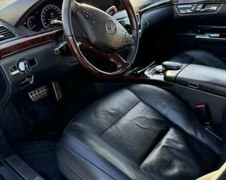 Чорний Мерседес С Клас, об'ємом двигуна 5.46 л та пробігом 300 тис. км за 15200 $, фото 12 на Automoto.ua