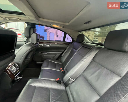 Черный Мерседес С Класс, объемом двигателя 5.46 л и пробегом 252 тыс. км за 18000 $, фото 12 на Automoto.ua