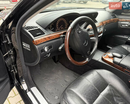 Черный Мерседес С Класс, объемом двигателя 3 л и пробегом 295 тыс. км за 12999 $, фото 26 на Automoto.ua