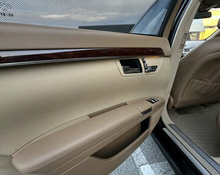 Черный Мерседес С Класс, объемом двигателя 5.5 л и пробегом 170 тыс. км за 17000 $, фото 29 на Automoto.ua