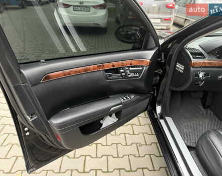 Черный Мерседес С Класс, объемом двигателя 3 л и пробегом 295 тыс. км за 12999 $, фото 25 на Automoto.ua