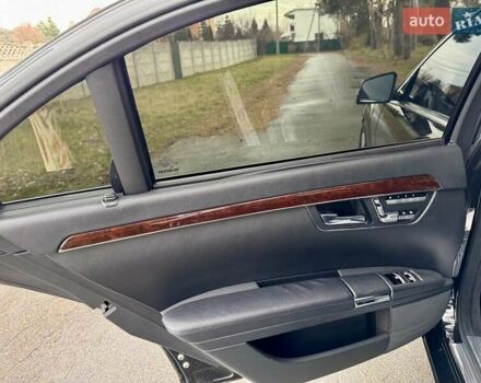 Чорний Мерседес С Клас, об'ємом двигуна 3.5 л та пробігом 176 тис. км за 10800 $, фото 35 на Automoto.ua