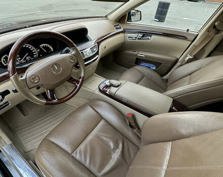 Черный Мерседес С Класс, объемом двигателя 5.5 л и пробегом 170 тыс. км за 17000 $, фото 32 на Automoto.ua