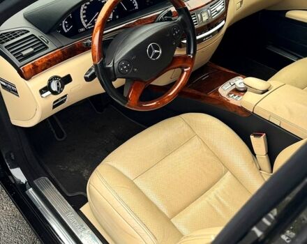 Черный Мерседес С Класс, объемом двигателя 5.5 л и пробегом 286 тыс. км за 15000 $, фото 5 на Automoto.ua