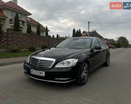 Чорний Мерседес С Клас, об'ємом двигуна 3.5 л та пробігом 204 тис. км за 18700 $, фото 1 на Automoto.ua